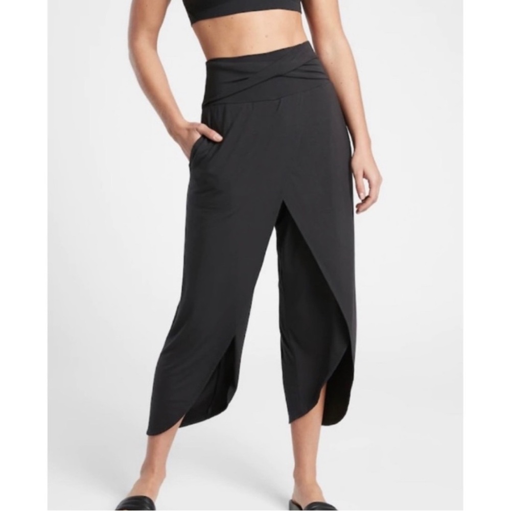Athleta Release Pant, black size XL - NWOT tencel with pockets!